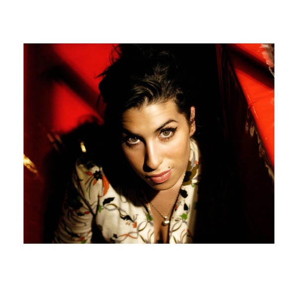 Amy Winehouse 8x10 Photo - Picture 1 of 1